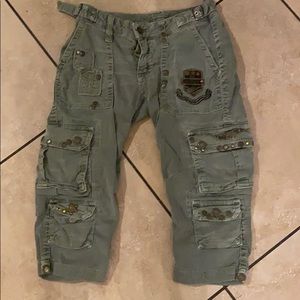 Robins Jean Cargo Capri Pants